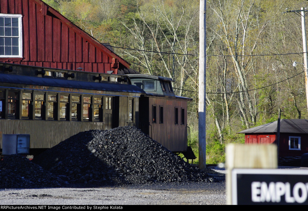 EBT WOODEN CABOOSE